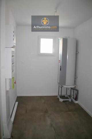 Location                                                      Maison
                        
                     4 pièces                      80 m2                     à La Croix-Helléan