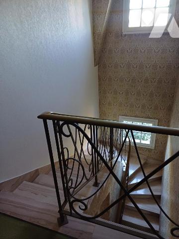 LOUDEACCentre ville. Maison d'habitation