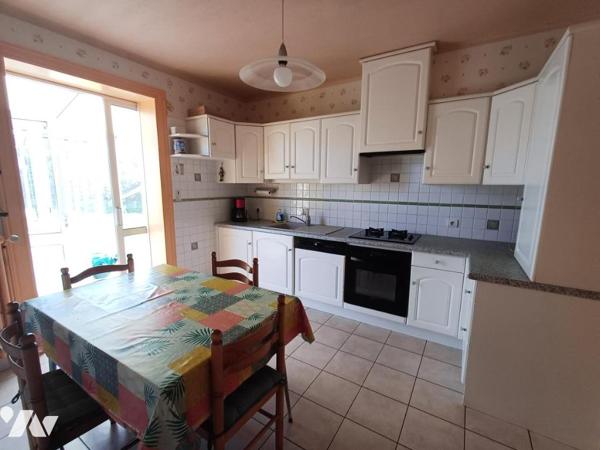 LOUDEACCentre ville. Maison d'habitation