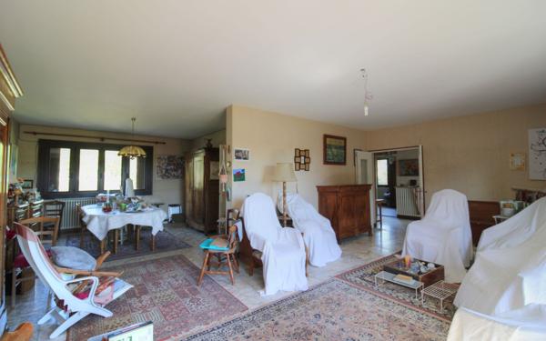 Maison à vendre    9 pièces •  Saint-Maurice-sur-Aveyron