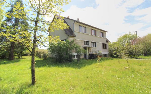 Maison à vendre    9 pièces •  Saint-Maurice-sur-Aveyron