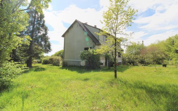 Maison à vendre    9 pièces •  Saint-Maurice-sur-Aveyron