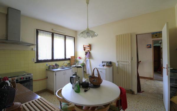 Maison à vendre    9 pièces •  Saint-Maurice-sur-Aveyron