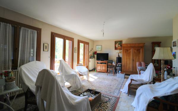 Maison à vendre    9 pièces •  Saint-Maurice-sur-Aveyron