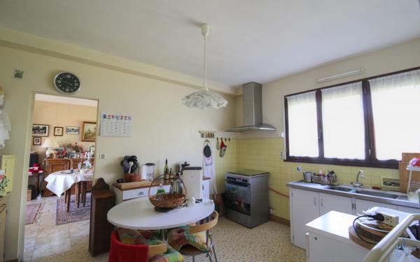 Maison à vendre    9 pièces •  Saint-Maurice-sur-Aveyron