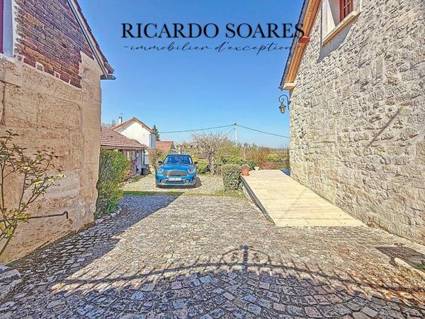 LONGÈRE RÉNOVÉE EN 2016 / 160m2 AU SOL / 3 CHAMBRES / SEJOUR 45m2 / GARAGE / TERRAIN 1015m2