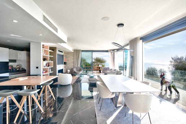 Maison à vendre  6 pièces - 272 m2 EZE - 06