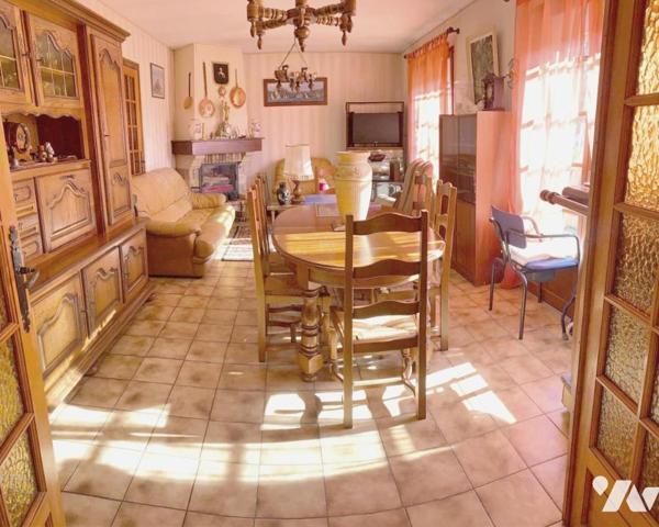 Maison familiale sur sous-sol complet – 3 chambres, jardin clos de 1163 m²