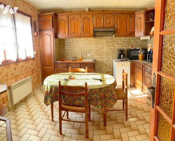 Maison familiale sur sous-sol complet – 3 chambres, jardin clos de 1163 m²