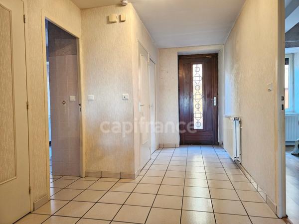 Maison à vendre 5 pièces 130 m² avec garage et terrain PANISSIERES (42)