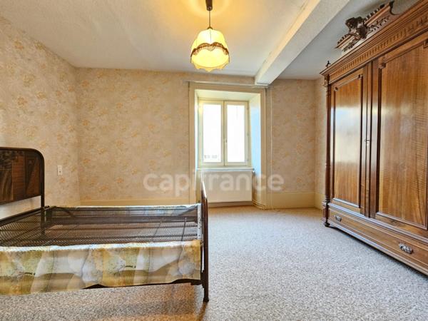 Maison à vendre 5 pièces 130 m² avec garage et terrain PANISSIERES (42)