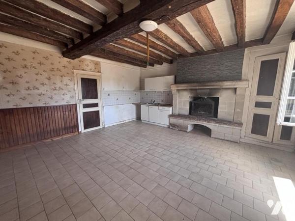 LA MENITRE maison ancienne à rénover