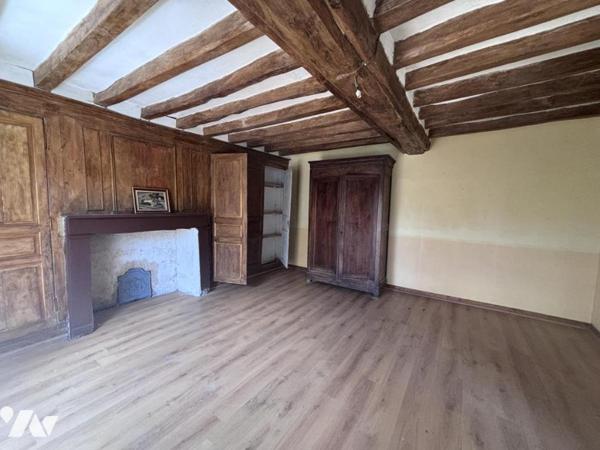 LA MENITRE maison ancienne à rénover