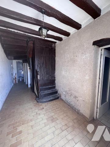 LA MENITRE maison ancienne à rénover