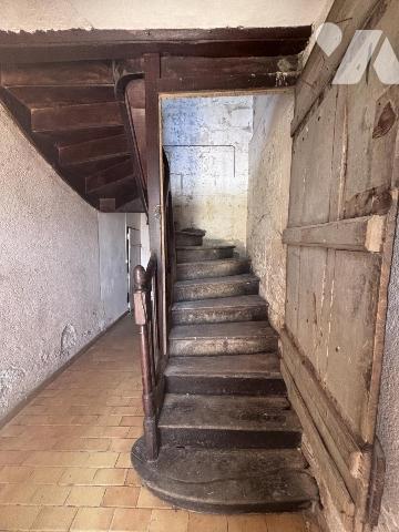 LA MENITRE maison ancienne à rénover