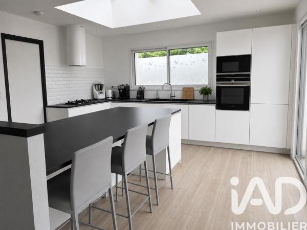 Maison à vendre 7 pièces 170 m² Noyal-Châtillon-sur-Seiche