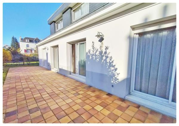 Maison à vendre 9 pièces VANNES (56)-Garage-jardin