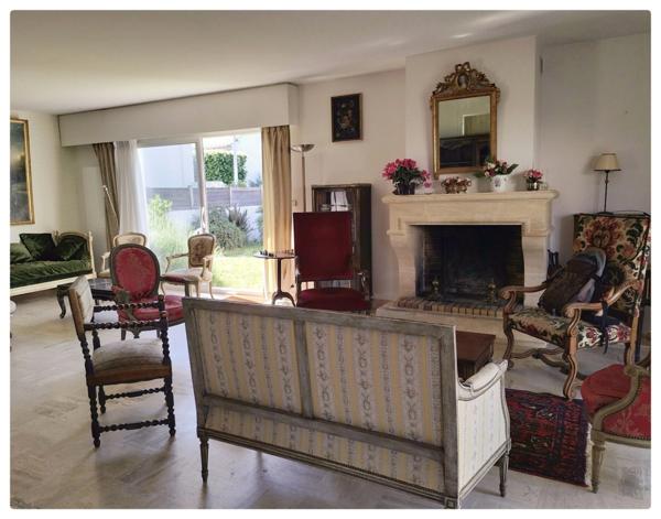 Maison à vendre 9 pièces VANNES (56)-Garage-jardin