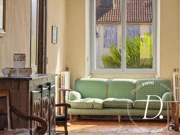 HÔTEL PARTICULIER AVEC JARDIN INTÉRIEUR – PLAISANCE-DU-GERS
