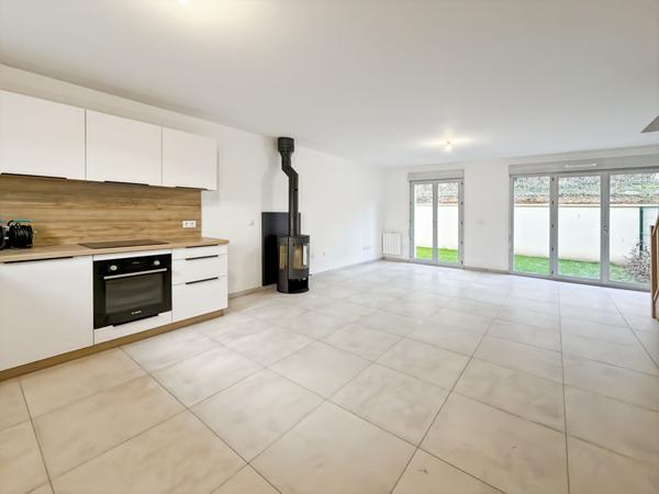 Maison de ville neuve Oinville sur montcient