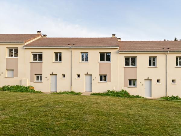 Maison de ville neuve Oinville sur montcient