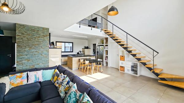 Maison contemporaine avec double garage et prestations de qualité à vendre 6 pièces MOMERES (65)