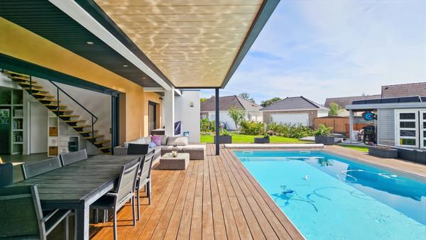 Maison contemporaine avec double garage et prestations de qualité à vendre 6 pièces MOMERES (65)