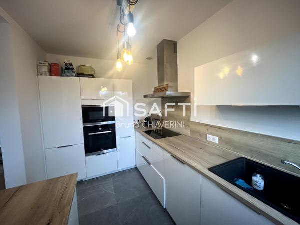 Bel appartement en duplex proche commerces au calme