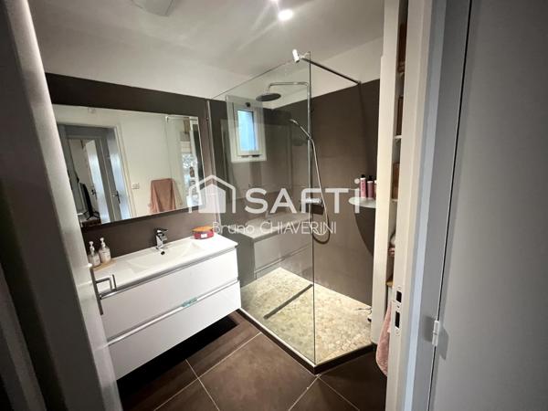 Bel appartement en duplex proche commerces au calme