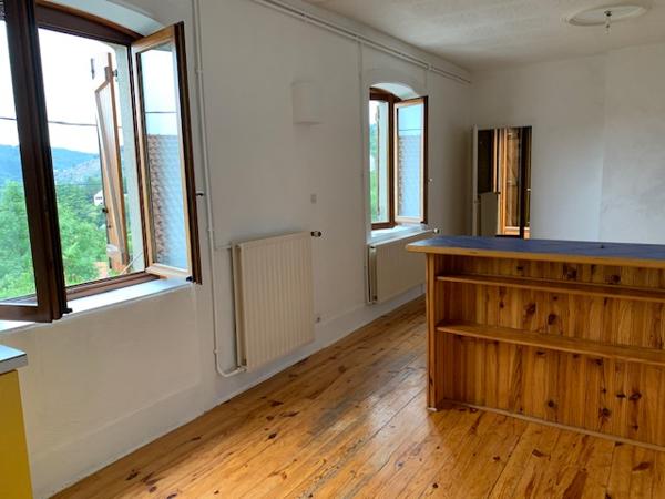 Appartement 3 pièces de 78 m² à Unieux
