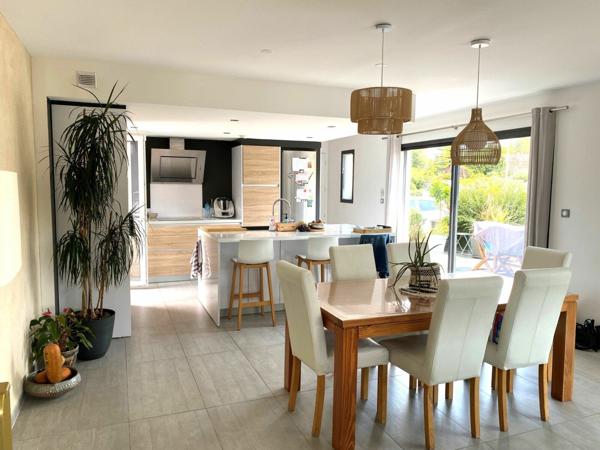 Maison à vendre    7 pièces •  Saint-Hilaire-de-Brethmas