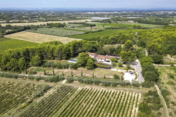 Domaine viticole & Villa contemporaine - Art de vivre en Provence Mazan