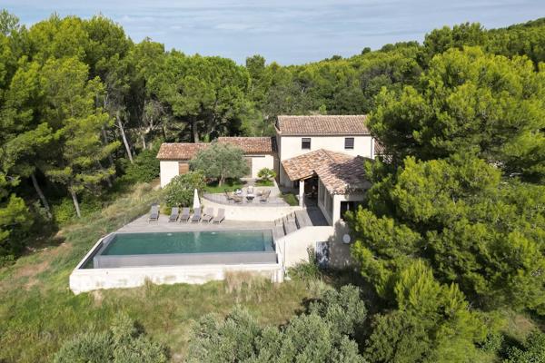 Domaine viticole & Villa contemporaine - Art de vivre en Provence Mazan
