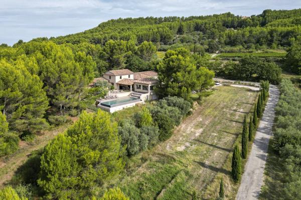 Domaine viticole & Villa contemporaine - Art de vivre en Provence Mazan