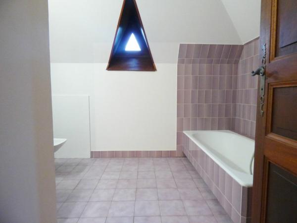 Appartement à louer    4 pièces •  Saint-Viance