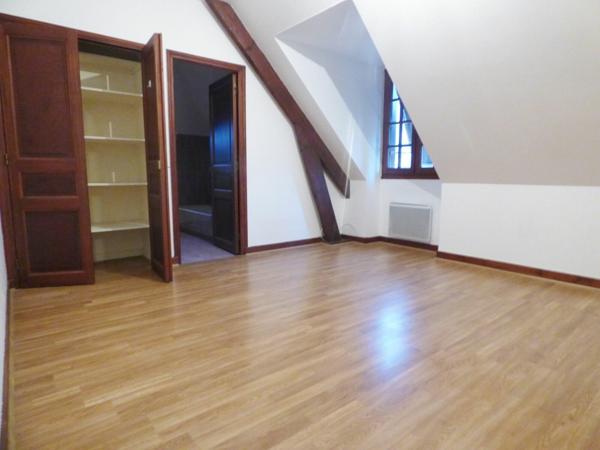 Appartement à louer    4 pièces •  Saint-Viance