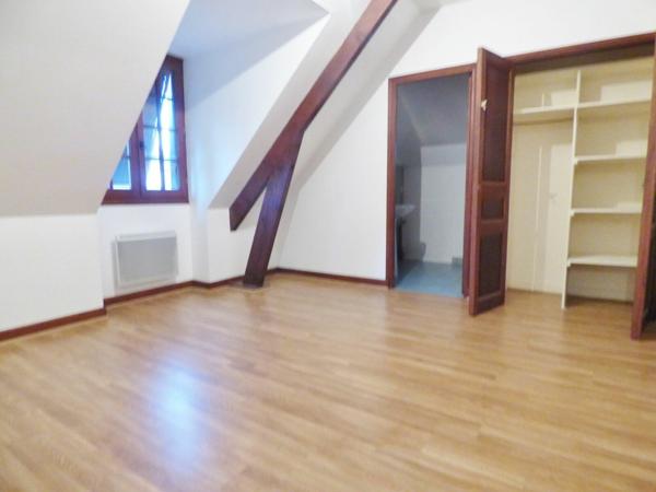 Appartement à louer    4 pièces •  Saint-Viance