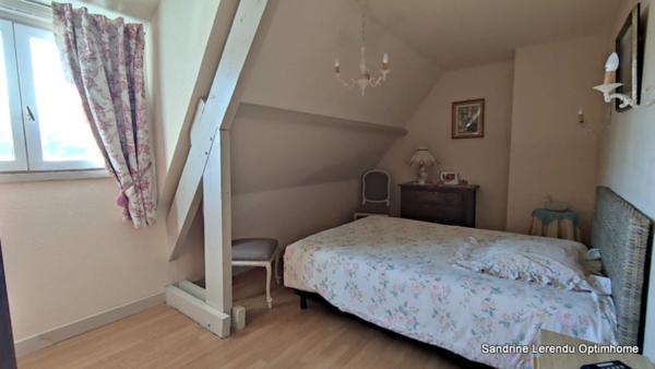 VILLAGE D'ALIZAY – A VENDRE Maison Familiale avec jardin paysager 5 Pièces - Sous-sol complet. Accès Gare à pied