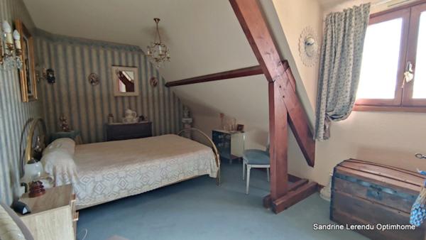 VILLAGE D'ALIZAY – A VENDRE Maison Familiale avec jardin paysager 5 Pièces - Sous-sol complet. Accès Gare à pied