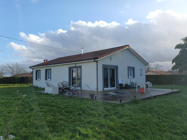 À Hagetmau, maison avec terrasse à acheter avec SN AGENCE TACHON À Hagetmau, maison avec terrasse à acheter avec SN AGENCE TACHON