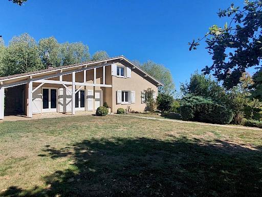 À Hagetmau, maison avec terrasse à acheter avec SN AGENCE TACHON À Hagetmau, maison avec terrasse à acheter avec SN AGENCE TACHON
