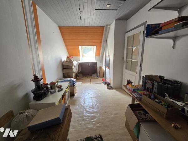 ENVIRONNEMENT CALME - 190 m² HABITABLES - 5 CH