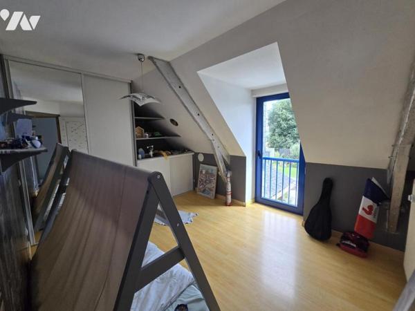 ENVIRONNEMENT CALME - 190 m² HABITABLES - 5 CH