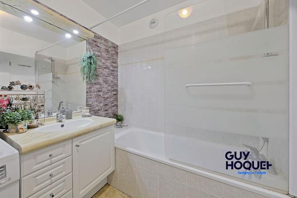 Appartement 3 pièce(s) 73.65 m2 - Terrasse - 2 places de stationnement