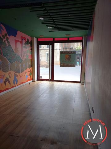 LOCATION LOCAL COMMERCIAL 80m2