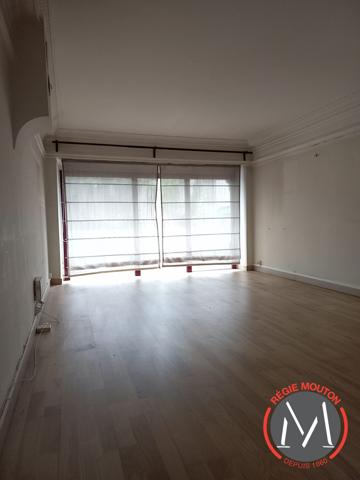 LOCATION LOCAL COMMERCIAL 80m2