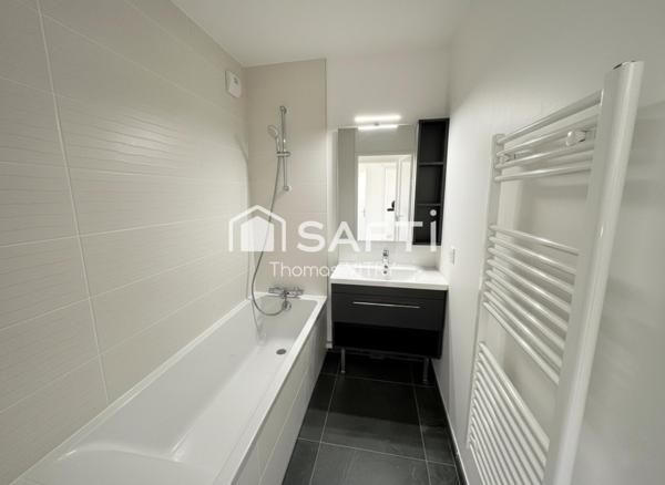 Lumineux 3 pièces haut de gamme avec terrasse.