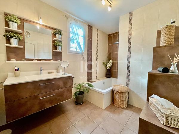 Maison mitoyenne - 60m² - 2 CHAMBRES