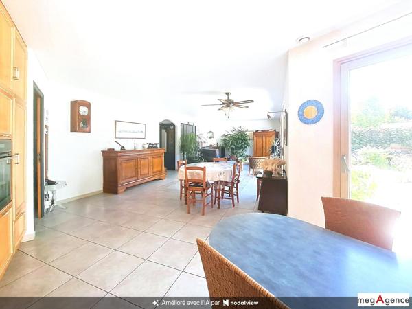 Maison à BOUGUENAIS, 44340 - 6 pièces 125m²