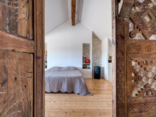 Maison de caractère aux lignes organiques en bord de Loire